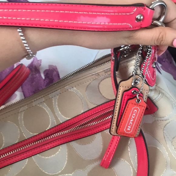 Never worn* COACH crossbody messenger. - Picture 4 of 5